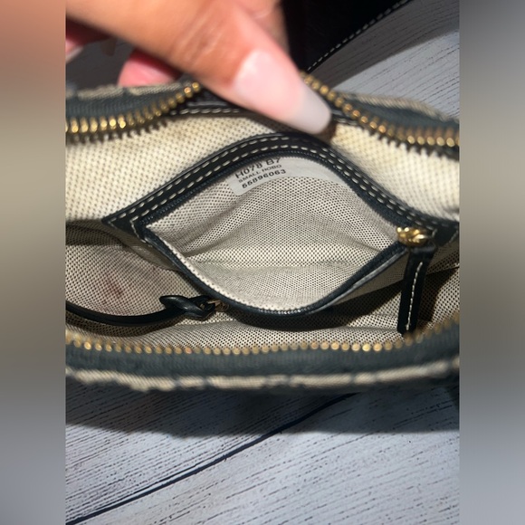 Dooney & Bourke Vintage Black and Gray Leather Logo Fabric Hobo Bag w/wallet. - Picture 13 of 16